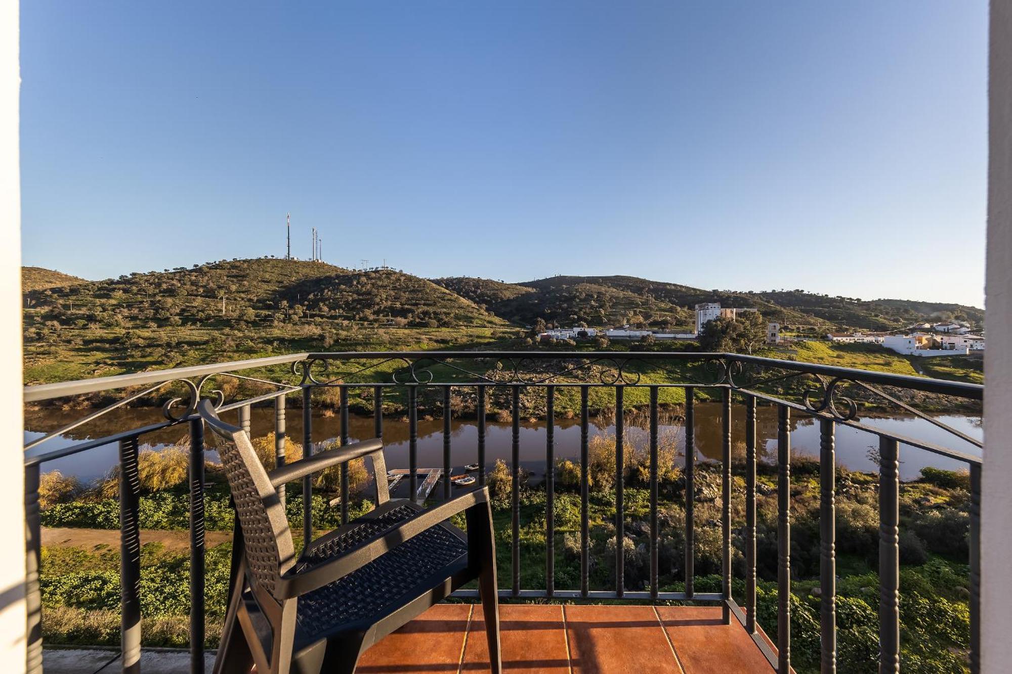 Beira Rio Hotel Mértola Екстериор снимка